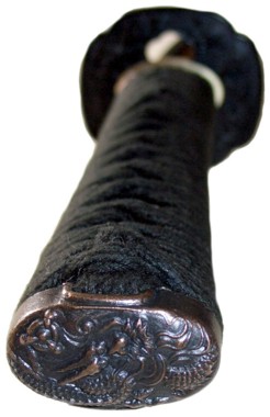 касира катаны Самбонсуги с изображением дракона