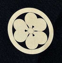 самурайский фамильный герб на японском мужском хаори